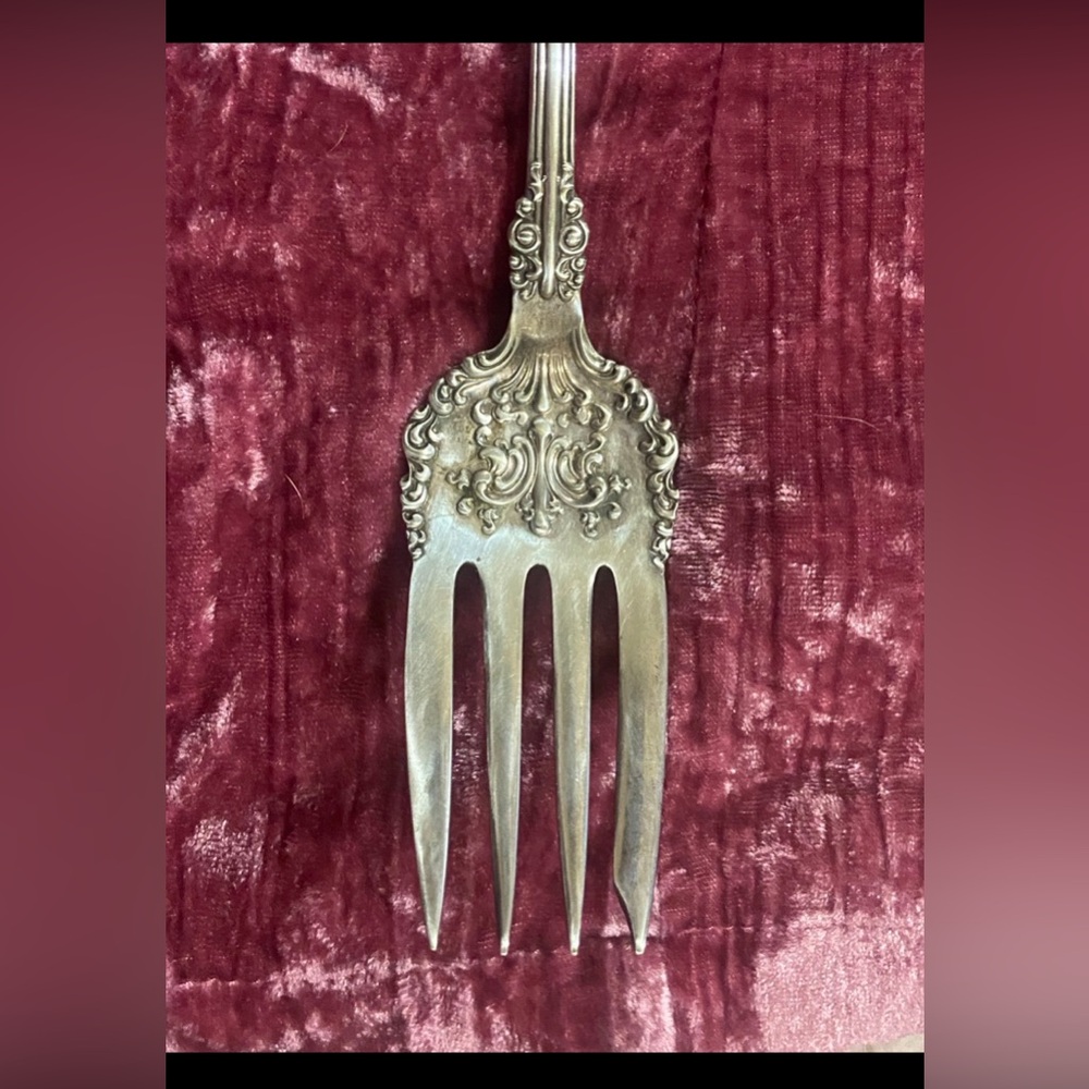 Vintage 1947 Rogers Bros XS Triple Ornate Fork #7915 - Picture 2 of 12